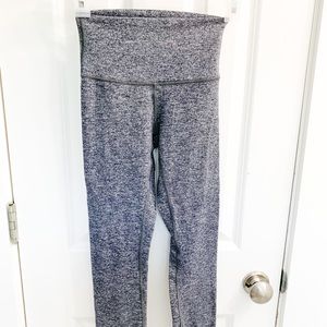 Lululemon grey wunder under “25